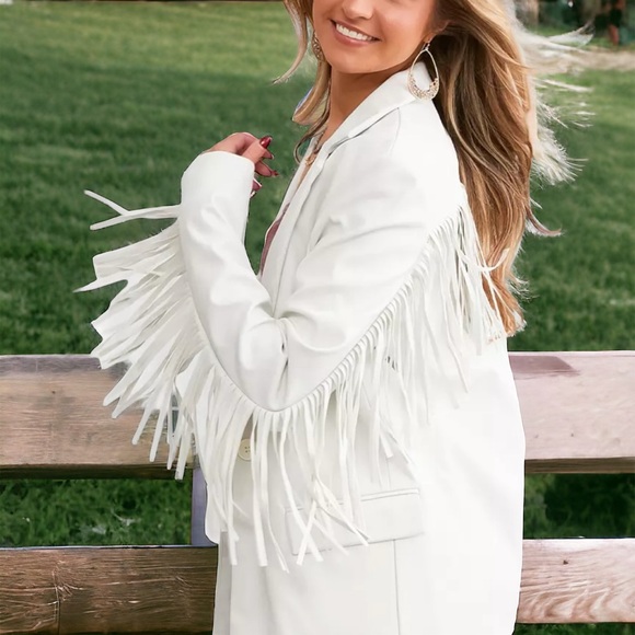 NWT Faux Leather Fringe Blazer
WILLOW & ROOT WHITE SMALL Bachelorette NASHVILLE - Picture 3 of 11